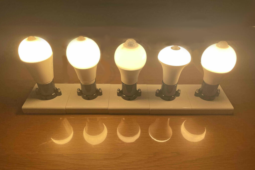 5社センサー電球
